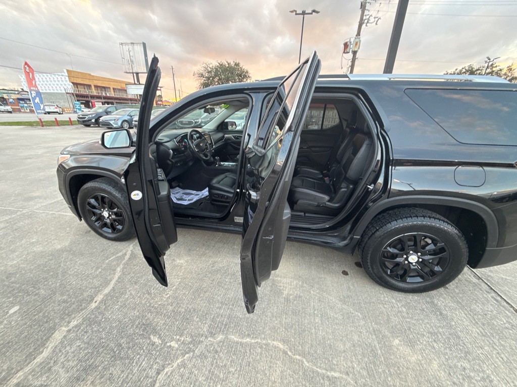2018 Chevrolet Traverse Image 3