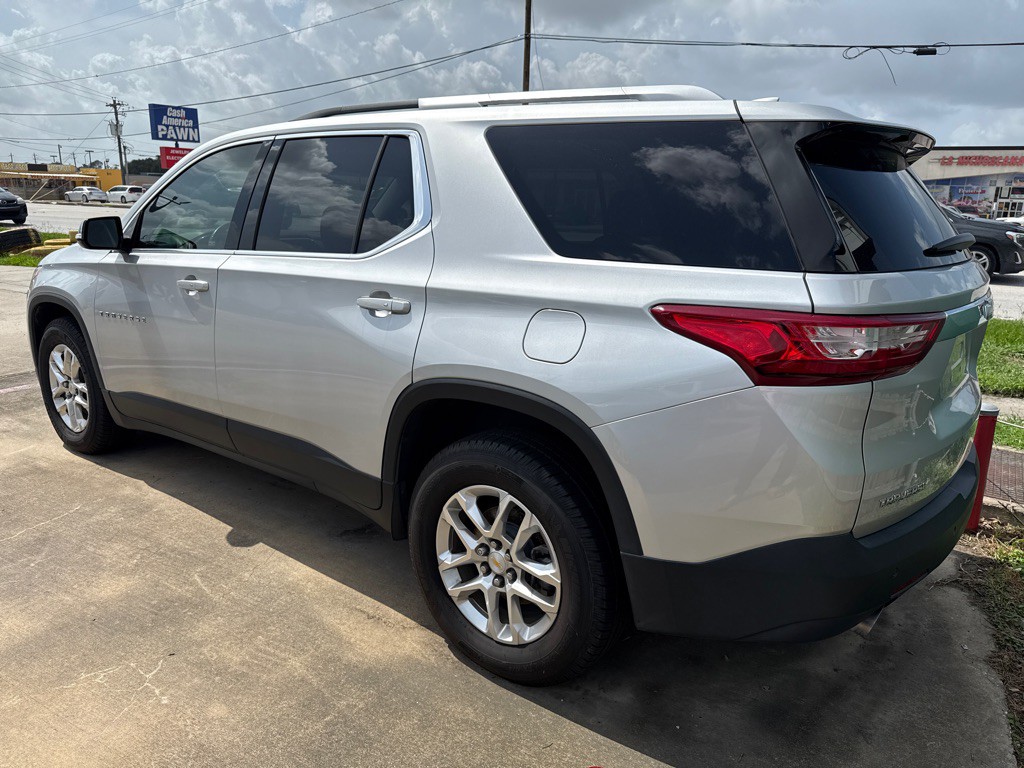 2018 Chevrolet Traverse Image 2