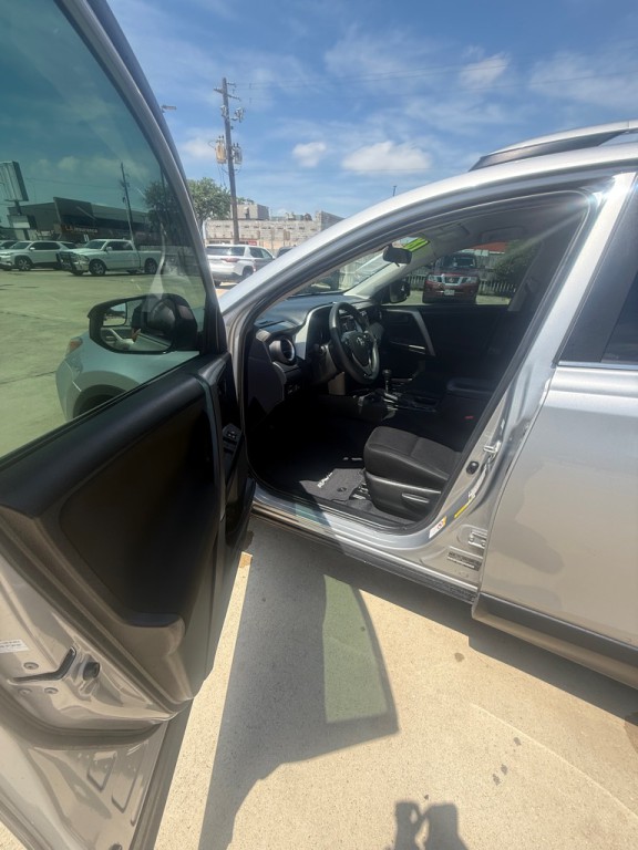 2018 Toyota Rav4 Image 3