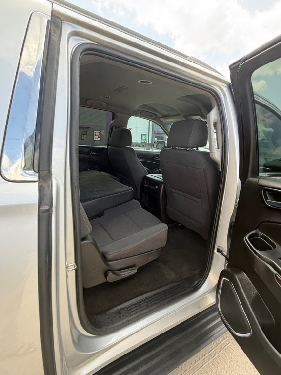 2017 Chevrolet Suburban Image 5