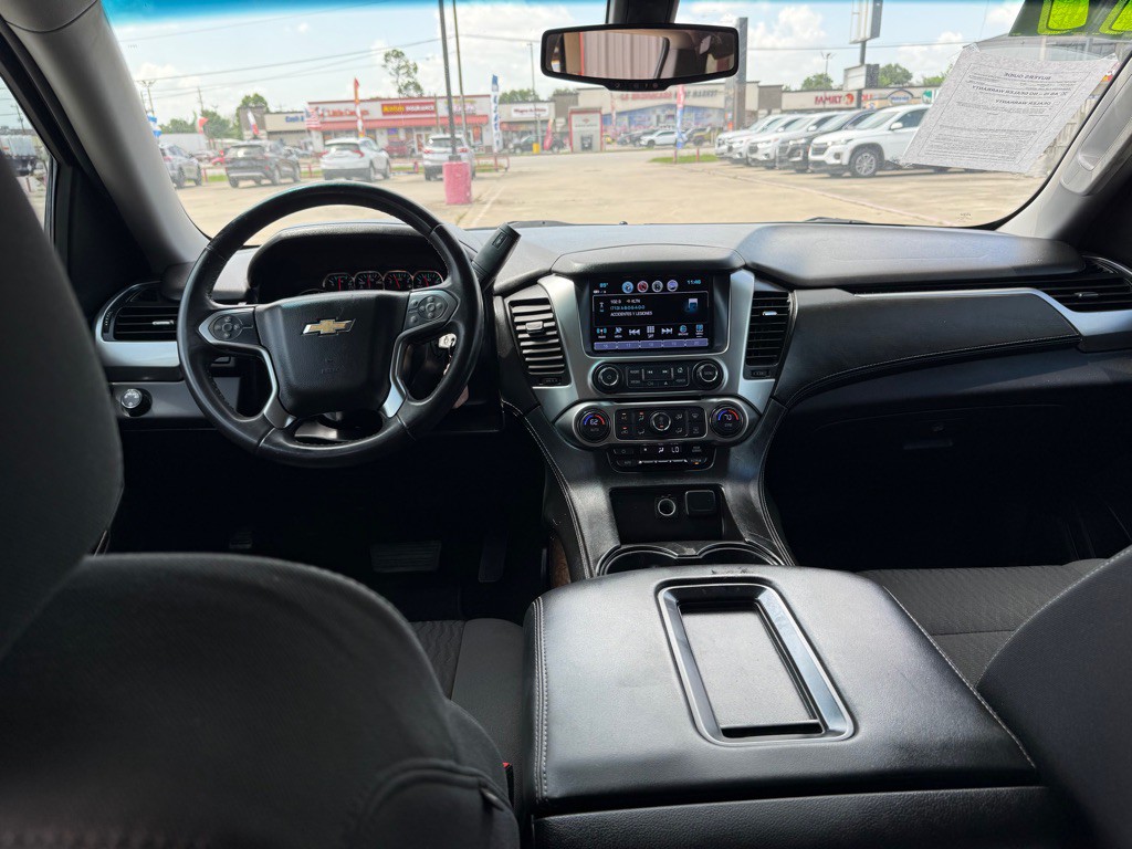 2017 Chevrolet Suburban Image 7