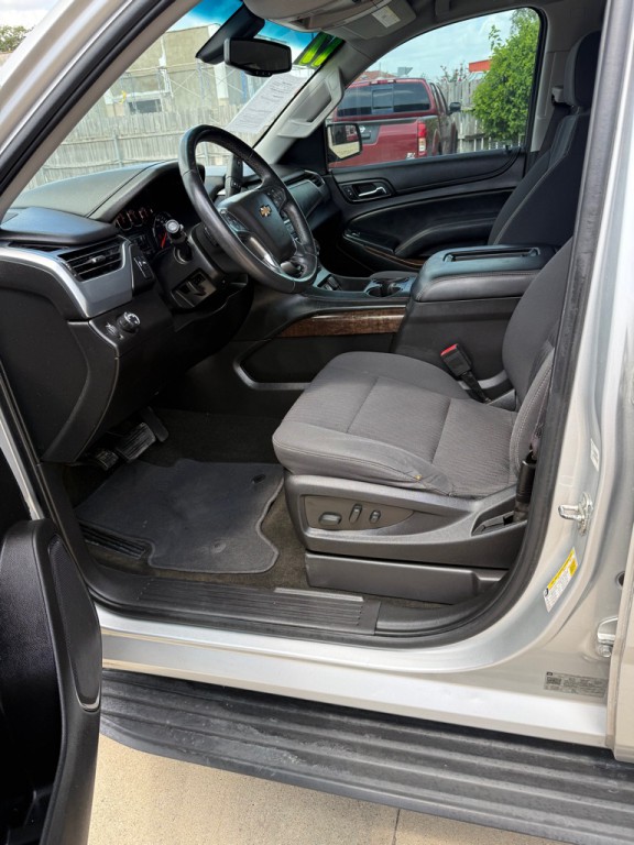 2017 Chevrolet Suburban Image 9