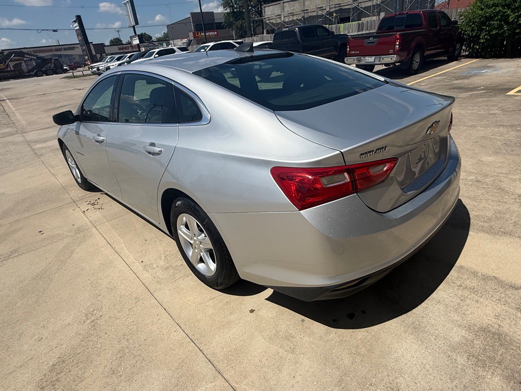 2019 Chevrolet Malibu Image 3