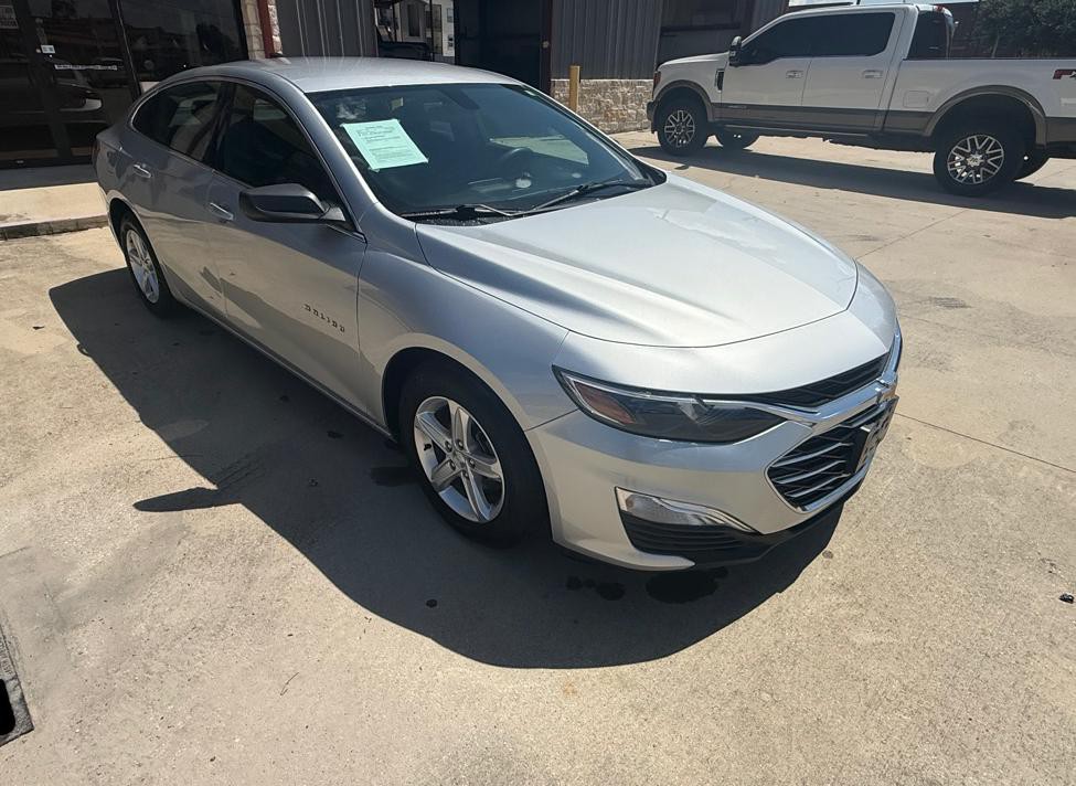 2019 Chevrolet Malibu Image 2