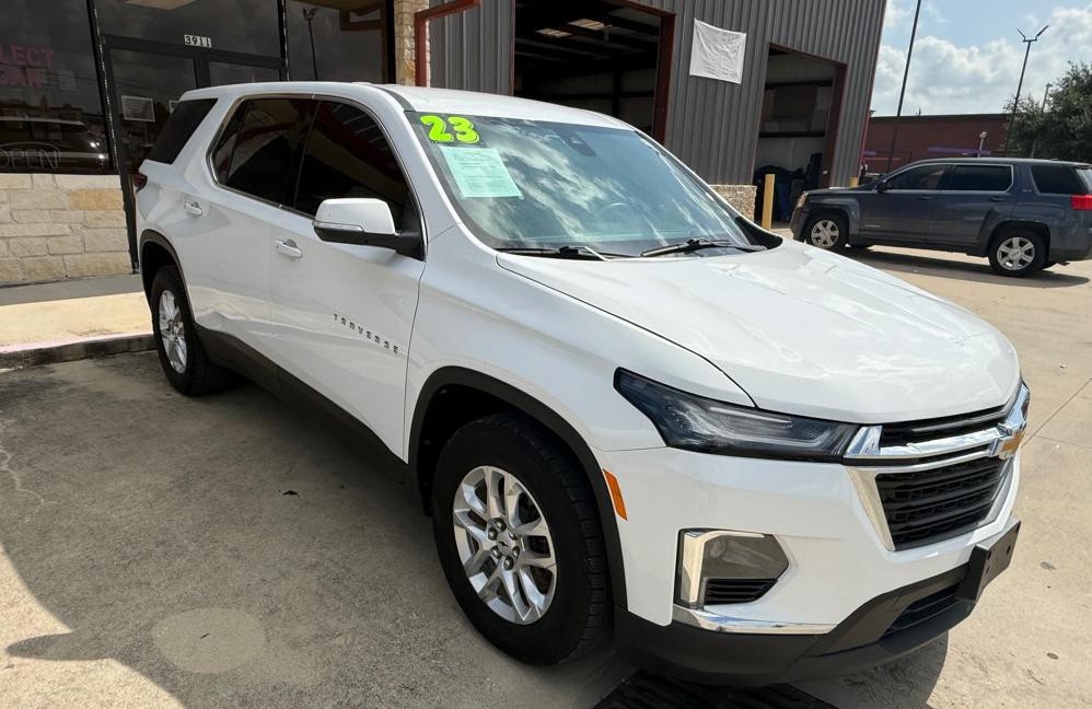 2023 Chevrolet Traverse Image 2