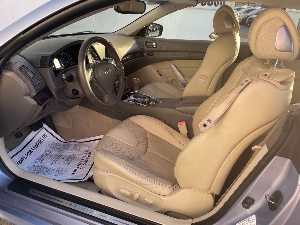 2012 INFINITI G37 Image 2