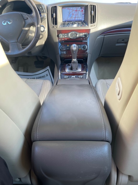 2012 INFINITI G37 Image 5
