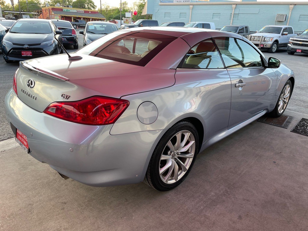 2012 INFINITI G37 Image 13