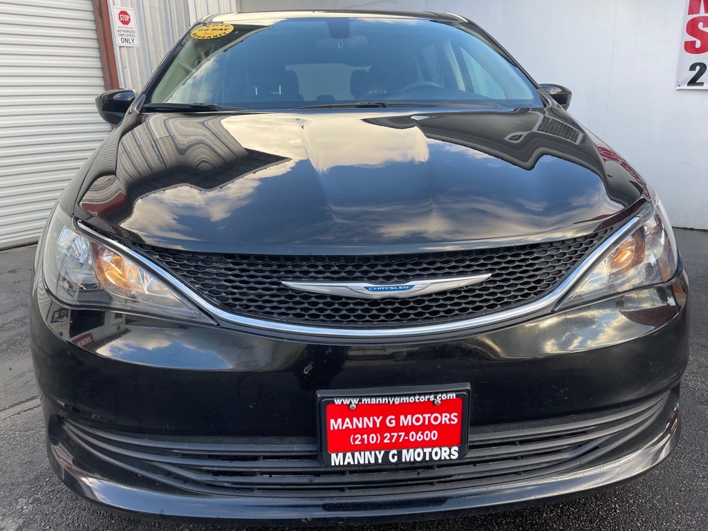 2018 Chrysler Pacifica Image 2