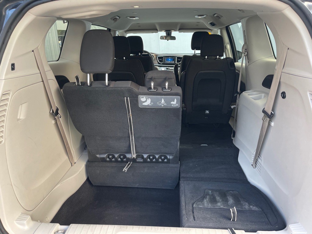 2018 Chrysler Pacifica Image 11