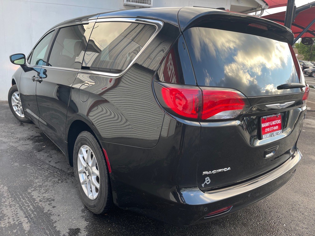 2018 Chrysler Pacifica Image 15