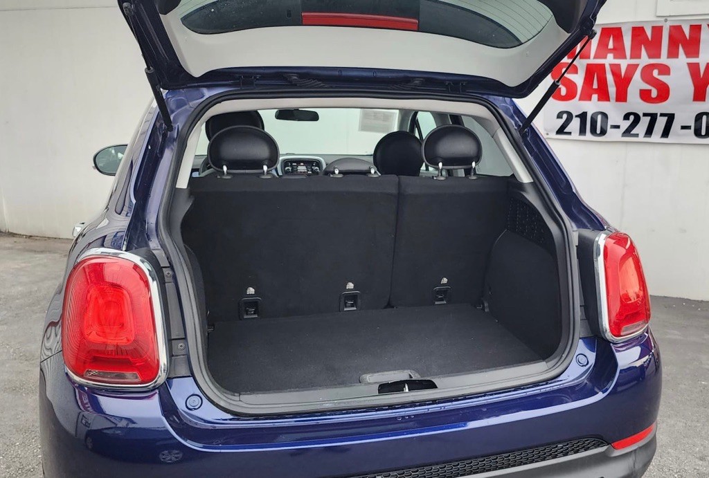 2016 FIAT 500 Image 11