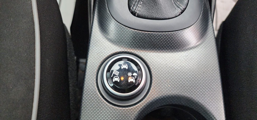 2016 FIAT 500 Image 15