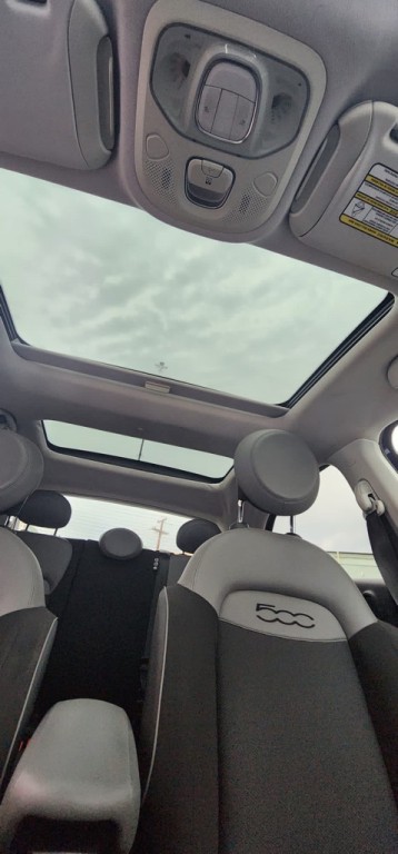 2016 FIAT 500 Image 17
