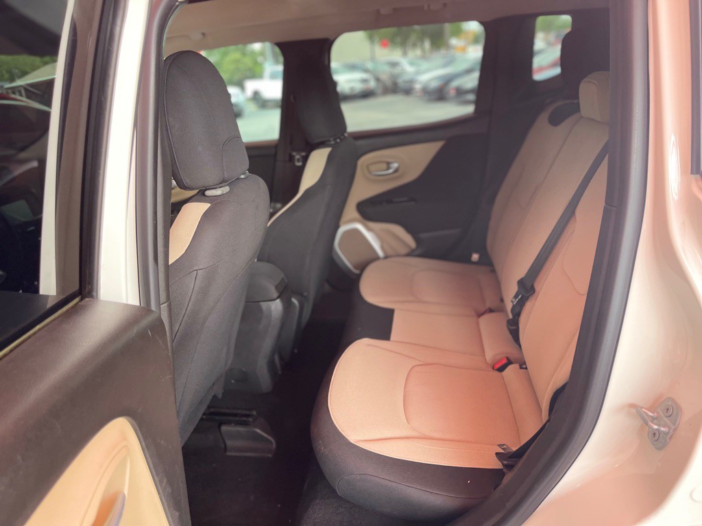 2015 Jeep Renegade Image 7