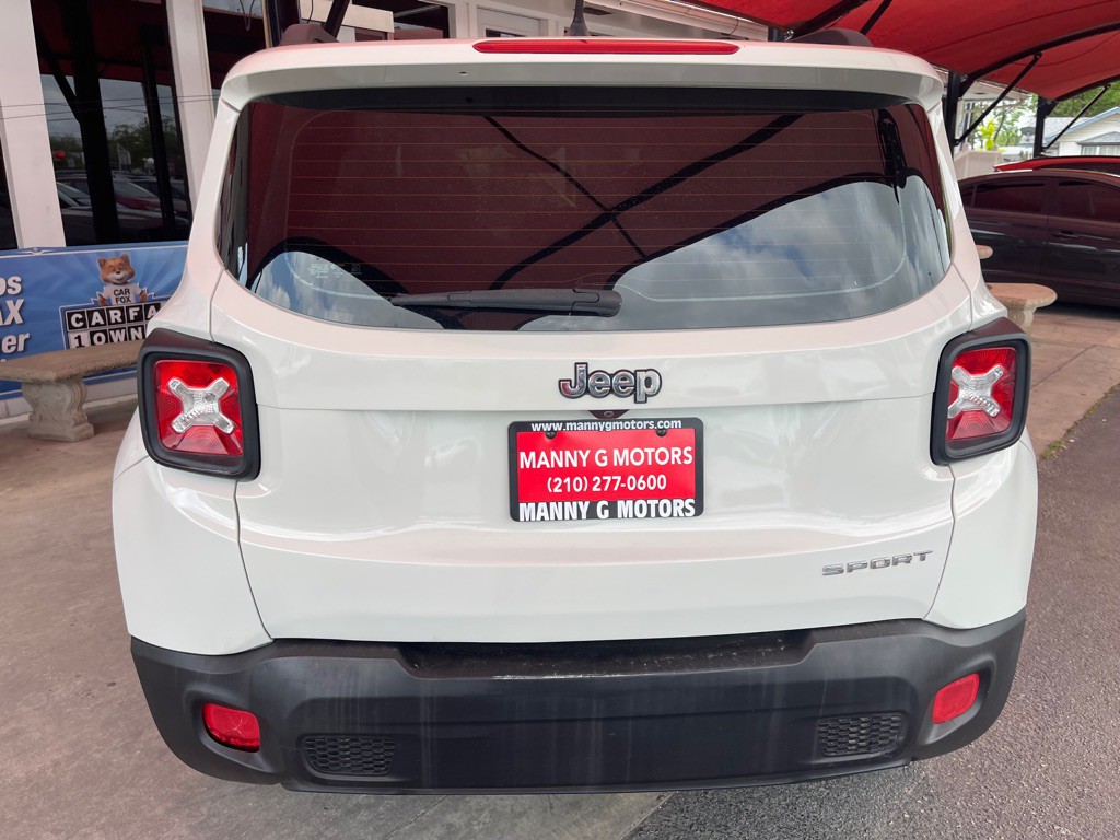 2015 Jeep Renegade Image 15