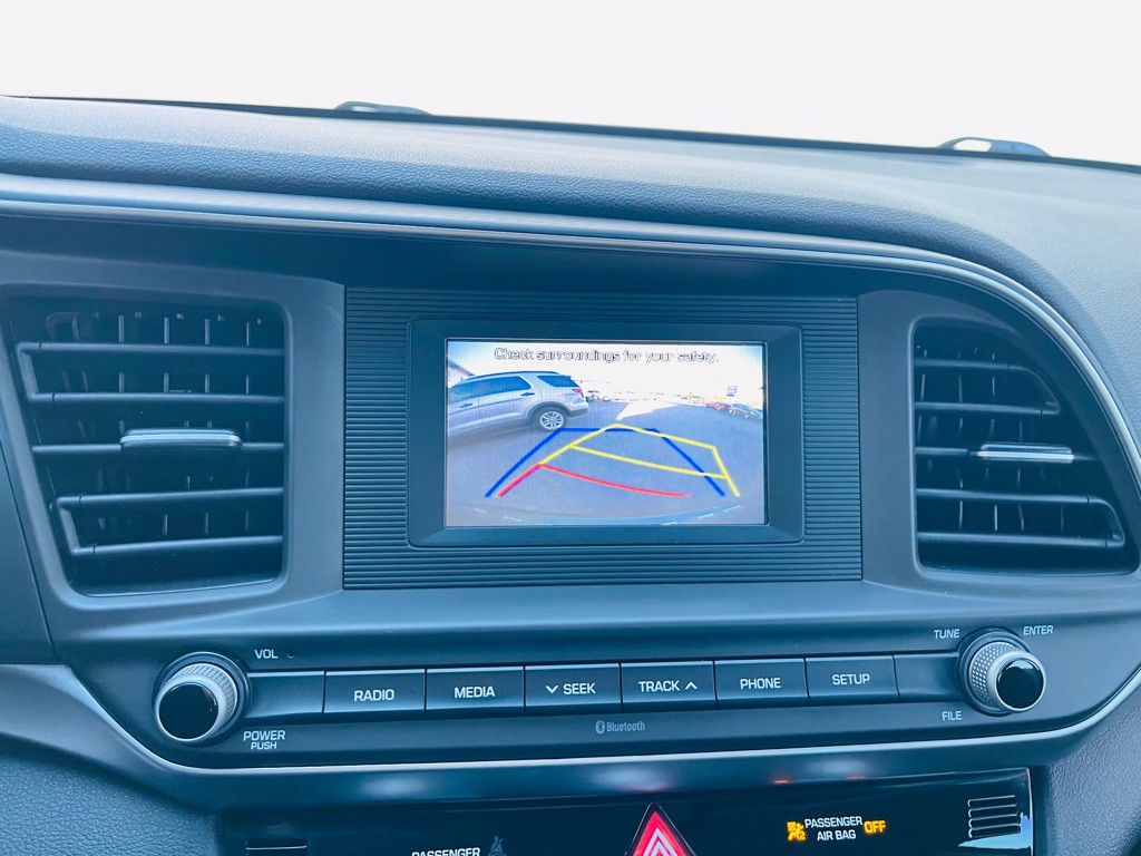 2020 Hyundai Elantra Image 5