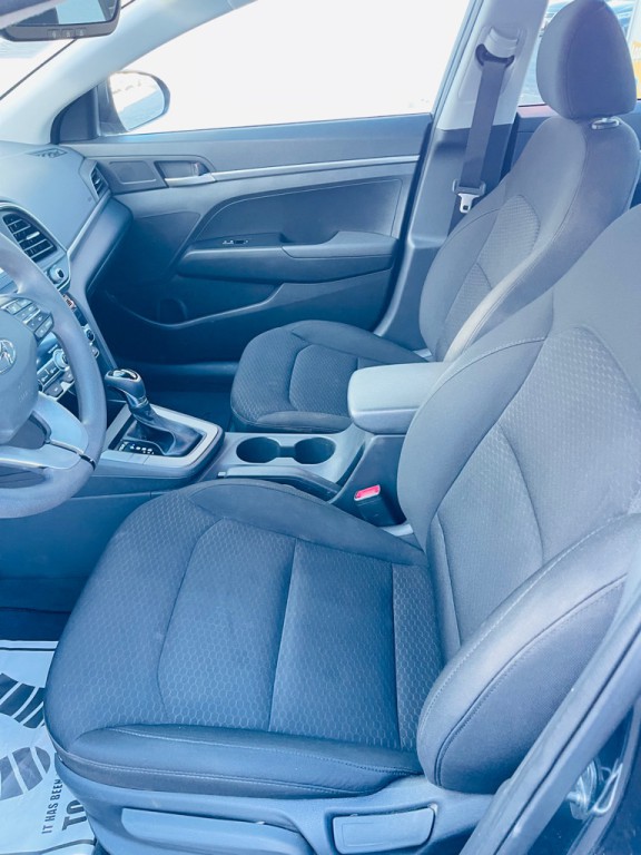 2020 Hyundai Elantra Image 9
