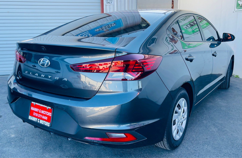 2020 Hyundai Elantra Image 15