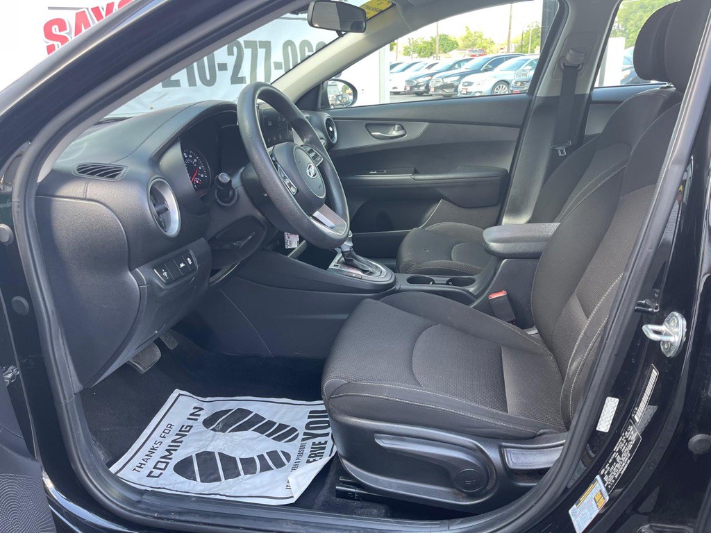 2021 Kia Forte Image 2