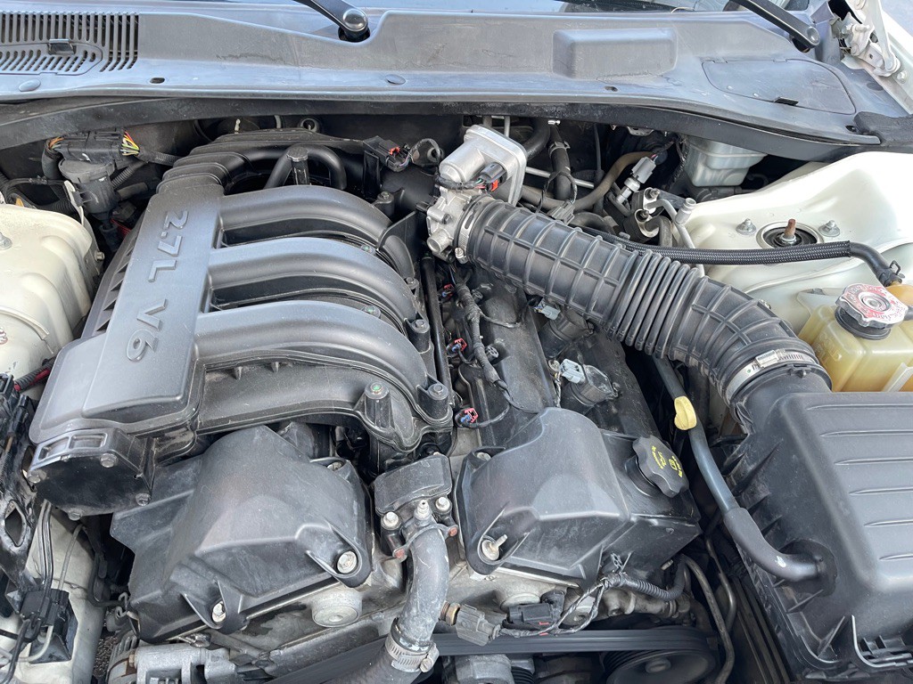 2008 Chrysler 300 Image 2
