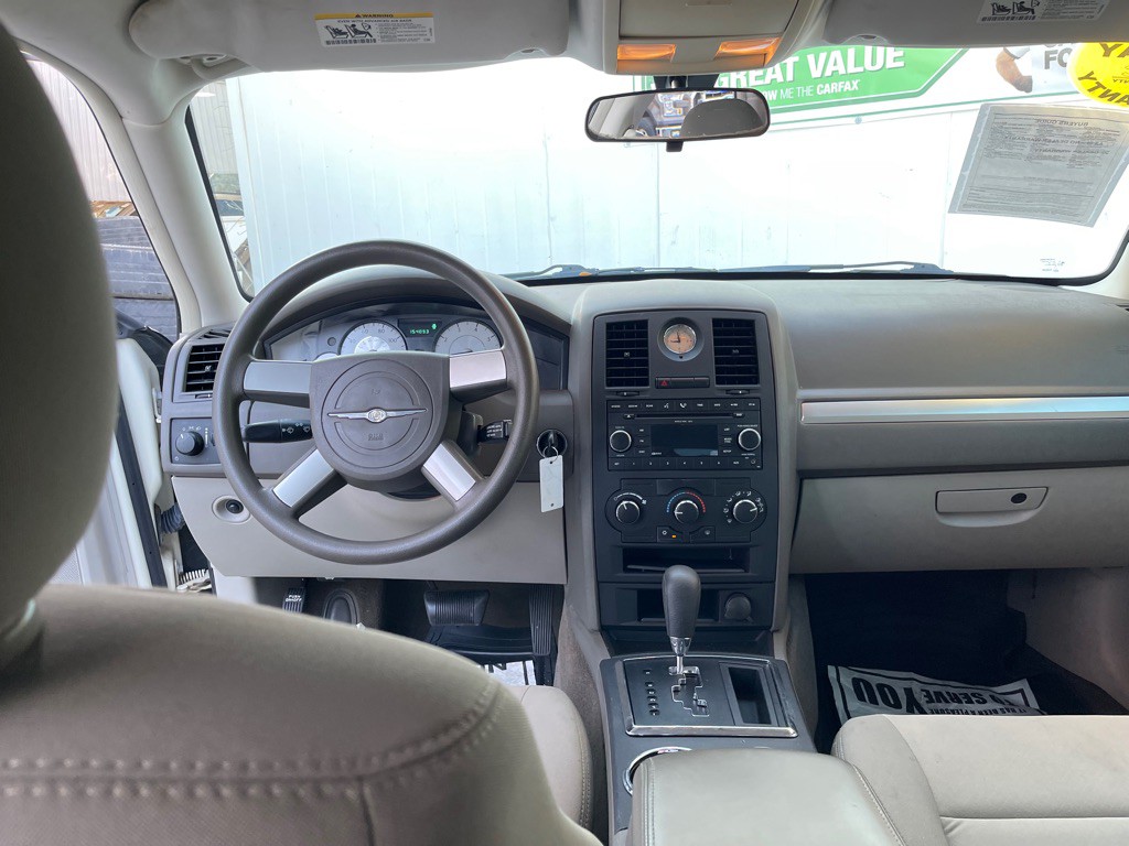 2008 Chrysler 300 Image 5