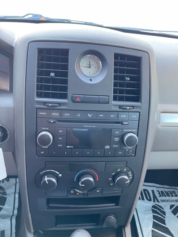 2008 Chrysler 300 Image 11