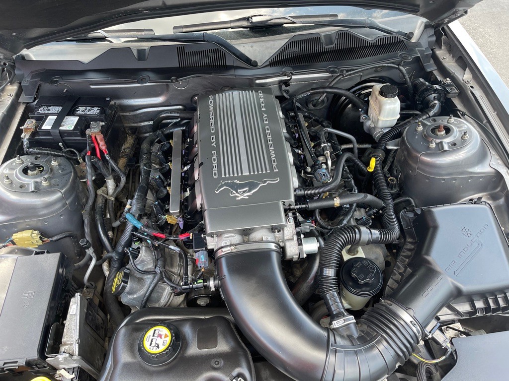 2010 Ford Mustang Image 3