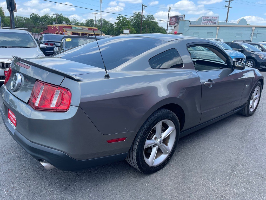 2010 Ford Mustang Image 11