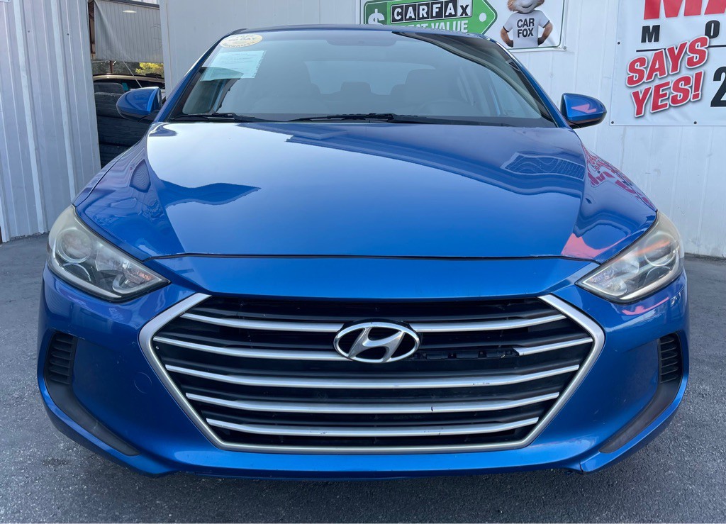 2017 Hyundai Elantra Image 2
