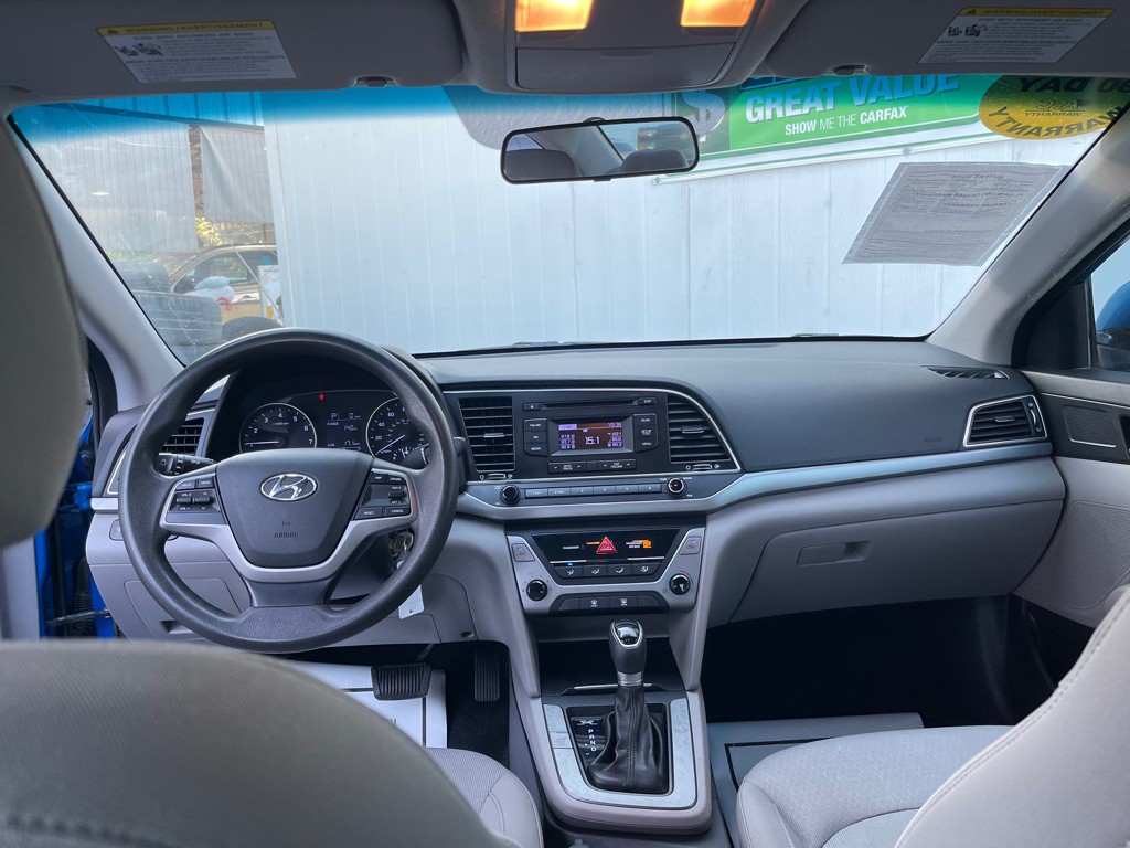 2017 Hyundai Elantra Image 8