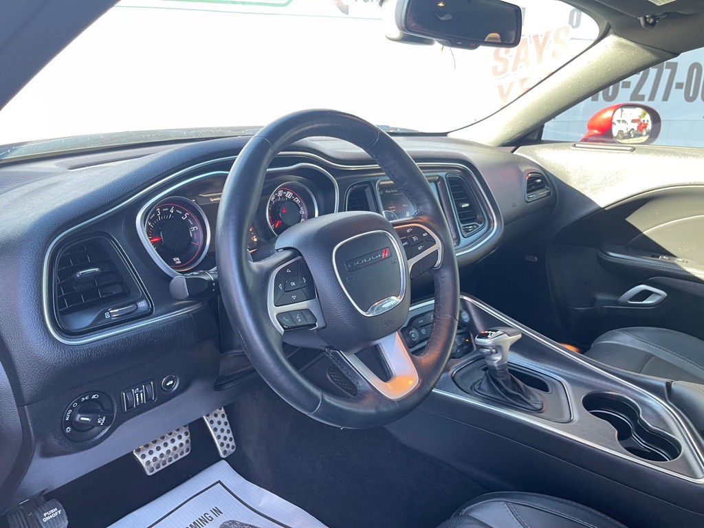2016 Dodge Challenger Image 11