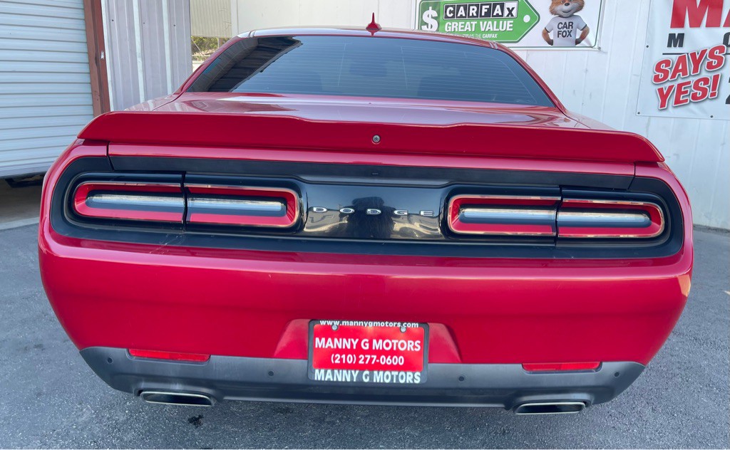 2016 Dodge Challenger Image 15