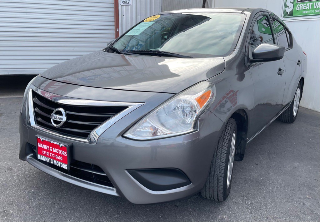 2016 Nissan Versa Image 3