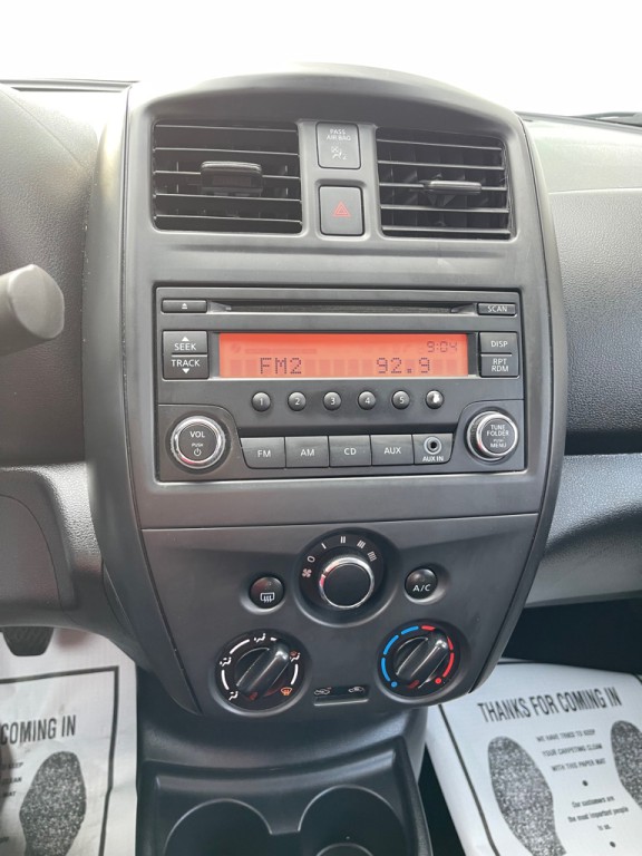 2016 Nissan Versa Image 5