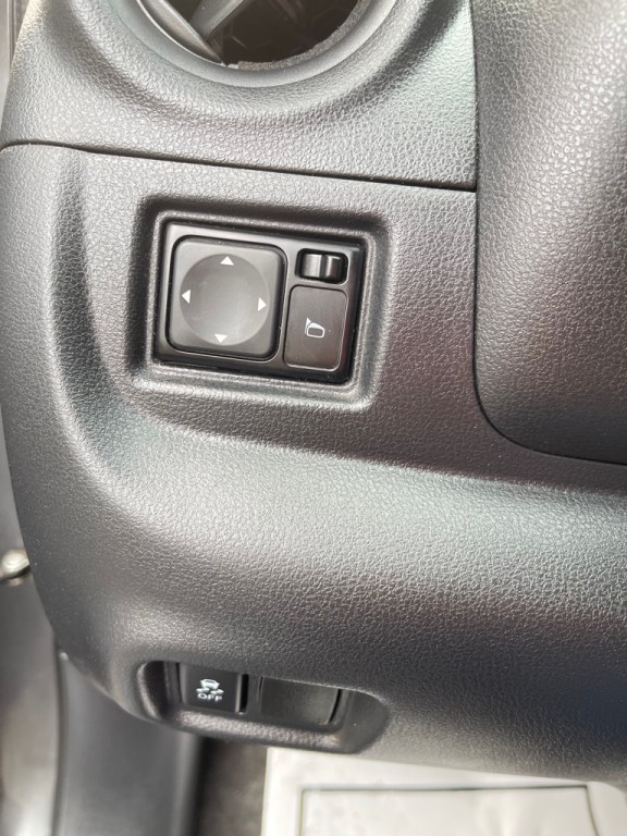 2016 Nissan Versa Image 6
