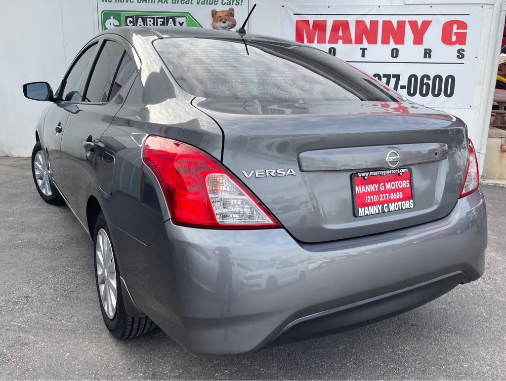 2016 Nissan Versa Image 10
