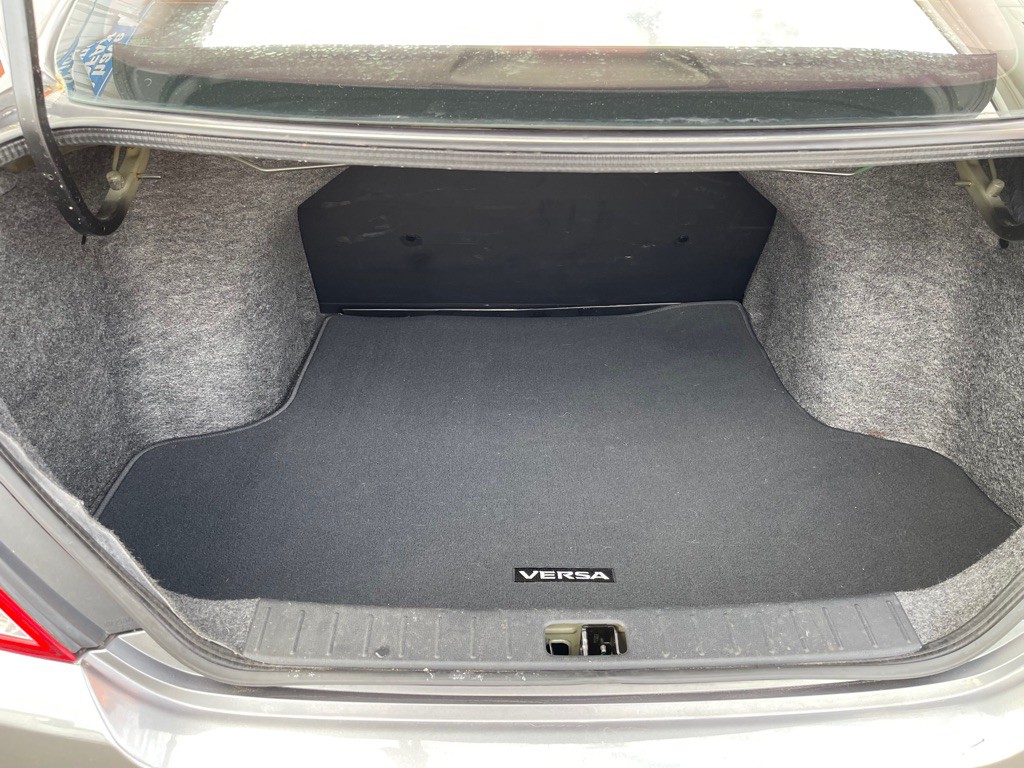 2016 Nissan Versa Image 11