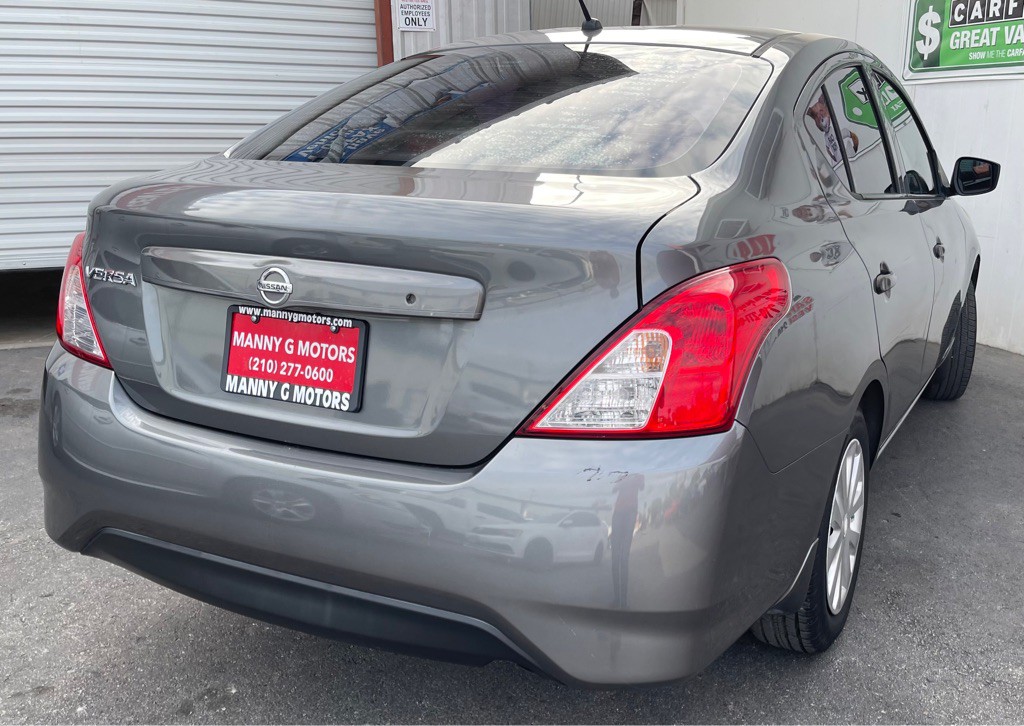 2016 Nissan Versa Image 13