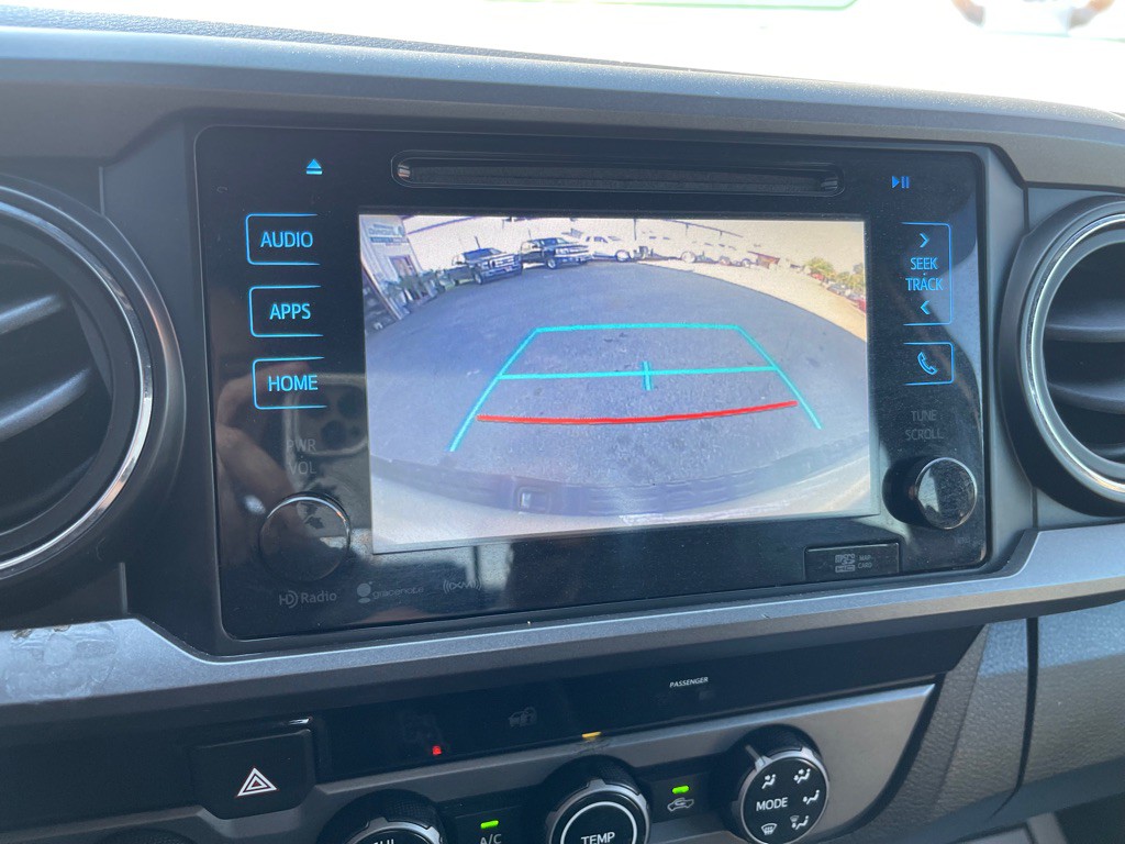 2017 Toyota Tacoma Image 5