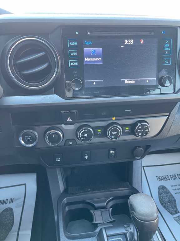 2017 Toyota Tacoma Image 8
