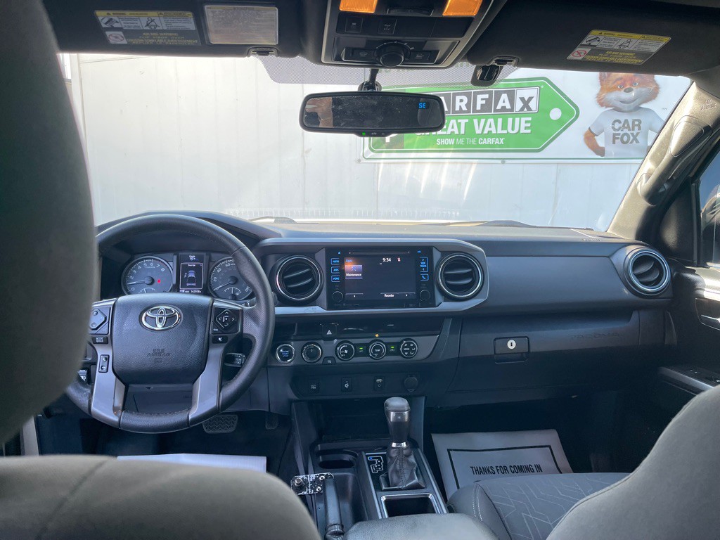 2017 Toyota Tacoma Image 12