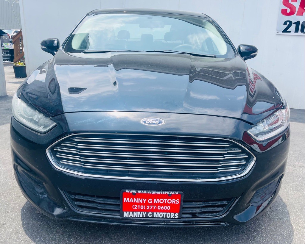 2016 Ford Fusion Image 2