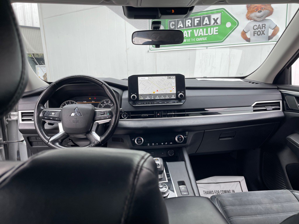 2022 Mitsubishi Outlander Image 17