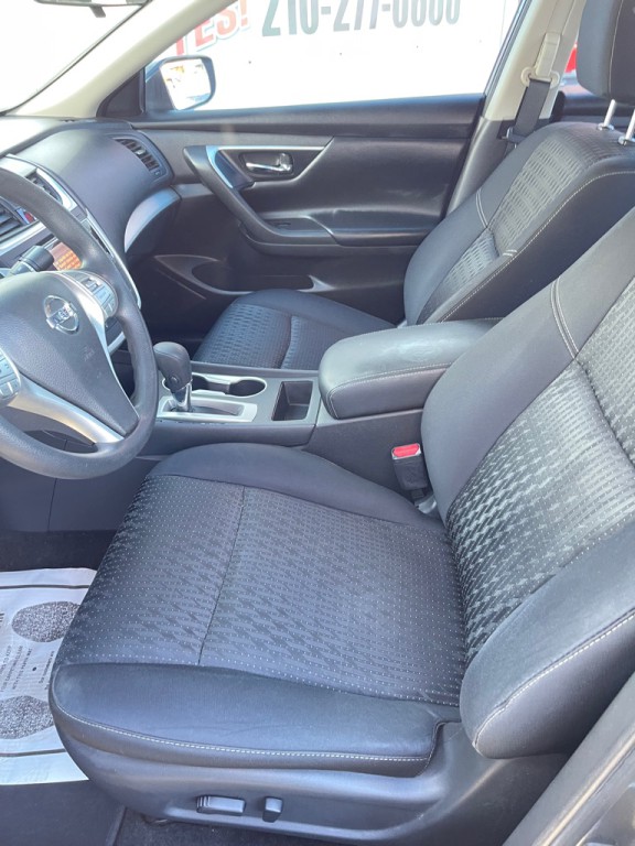 2016 Nissan Altima Image 7