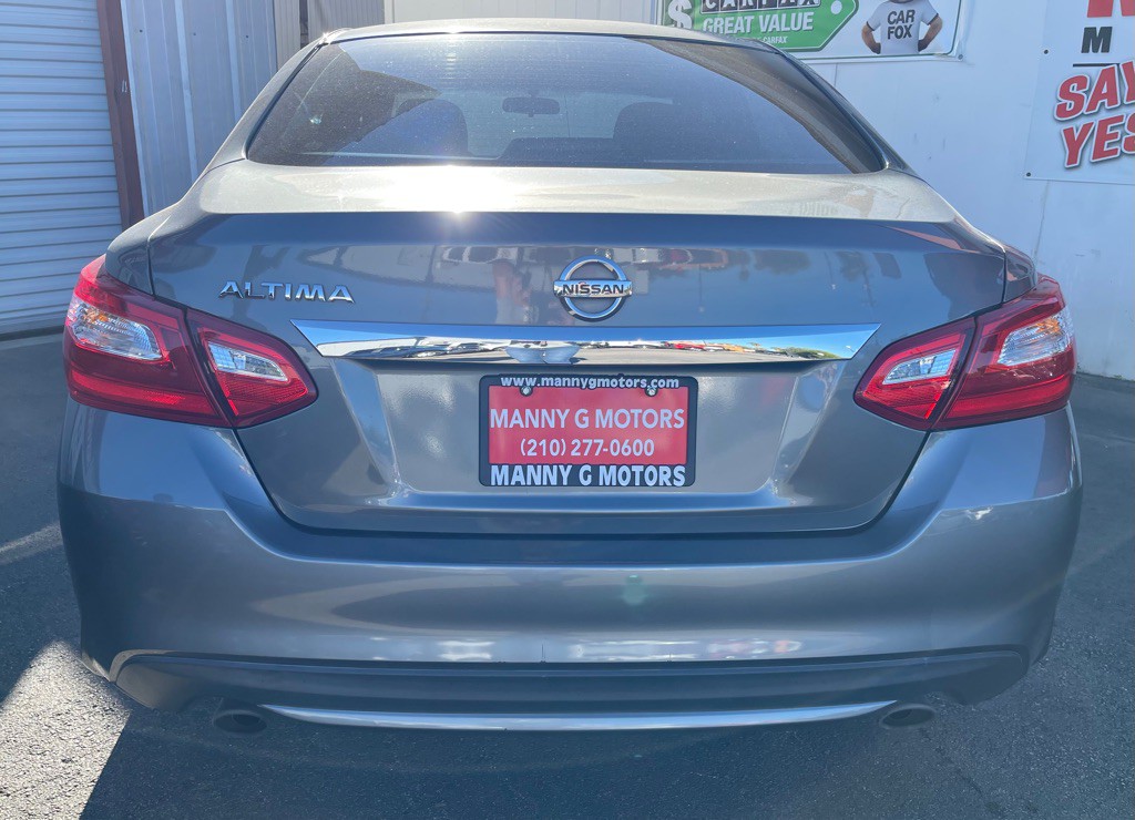 2016 Nissan Altima Image 11