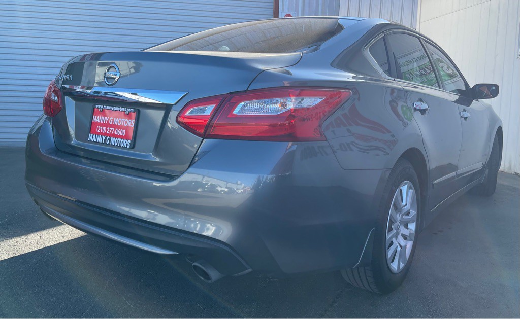 2016 Nissan Altima Image 12