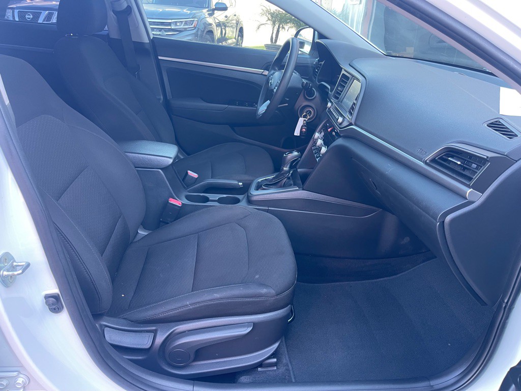 2020 Hyundai Elantra Image 8