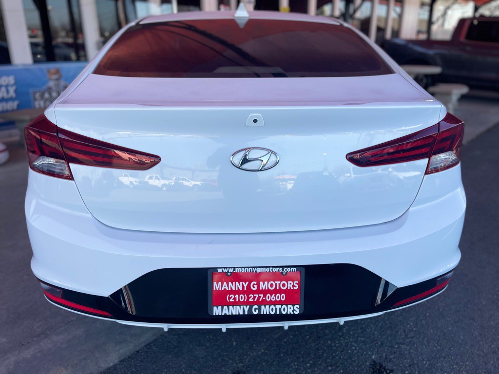 2020 Hyundai Elantra Image 11