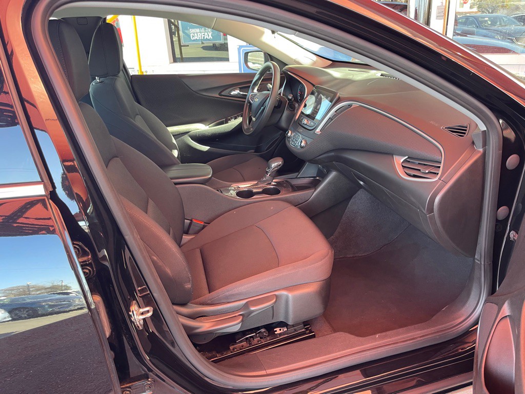 2023 Chevrolet Malibu Image 18
